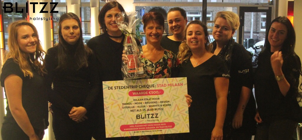 Winnares samen met het team van Hairstyling Blitzz